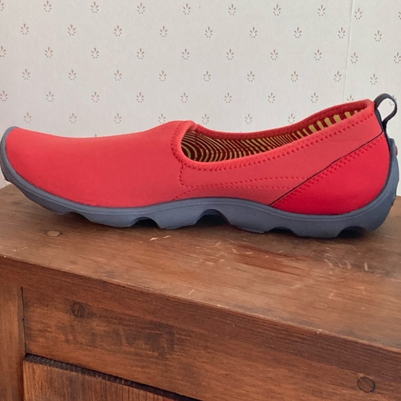 Orange Crocs. Only worn once. - Picture 2 of 6